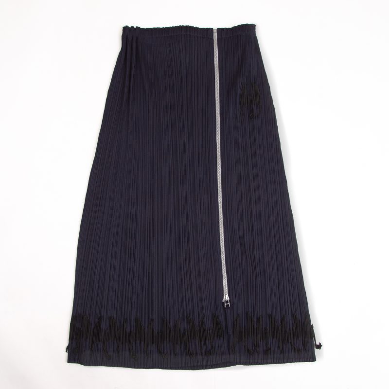 PLEATS PLEASE ISSEY MIYAKE Bats Patched Zip-up Skirt
