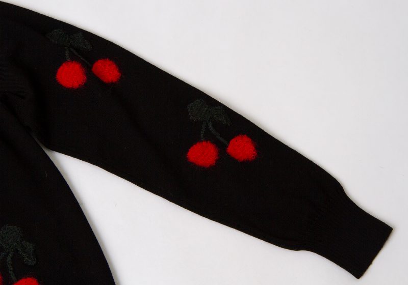 tricot COMME des GARCONS Cherry Embroidery Back Button Knit